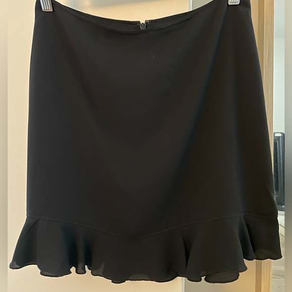 Aritzia Sunday Best Black Skirt - Picture 1 of 3